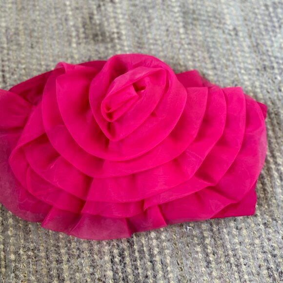 SHEIN | Privé Flower Decor Crop Tube Top - Picture 3 of 6